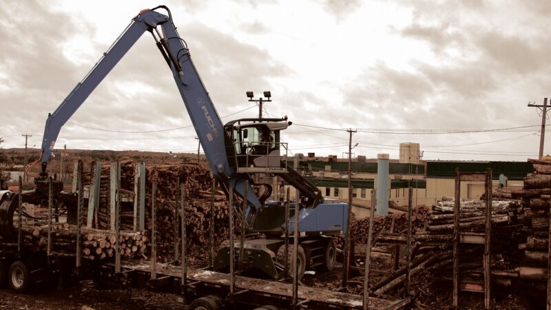 2004 : A.L.P.A. Equipment Ltd. commence à distribuer les chariots élévateurs Terex Fuchs.