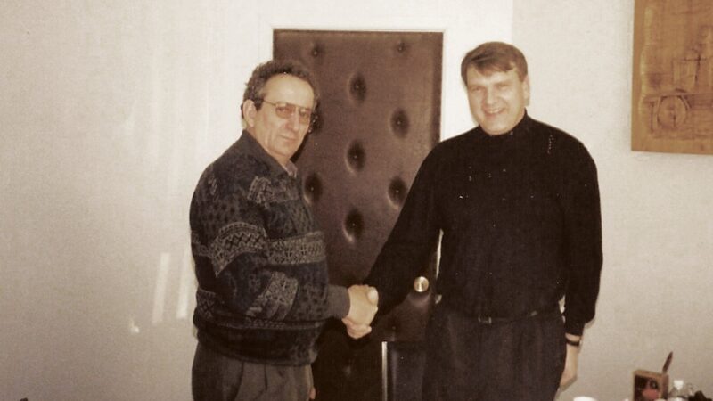 2000 : A.L.P.A. Equipment Ltd. commence à distribuer les équipements forestiers Ponsse