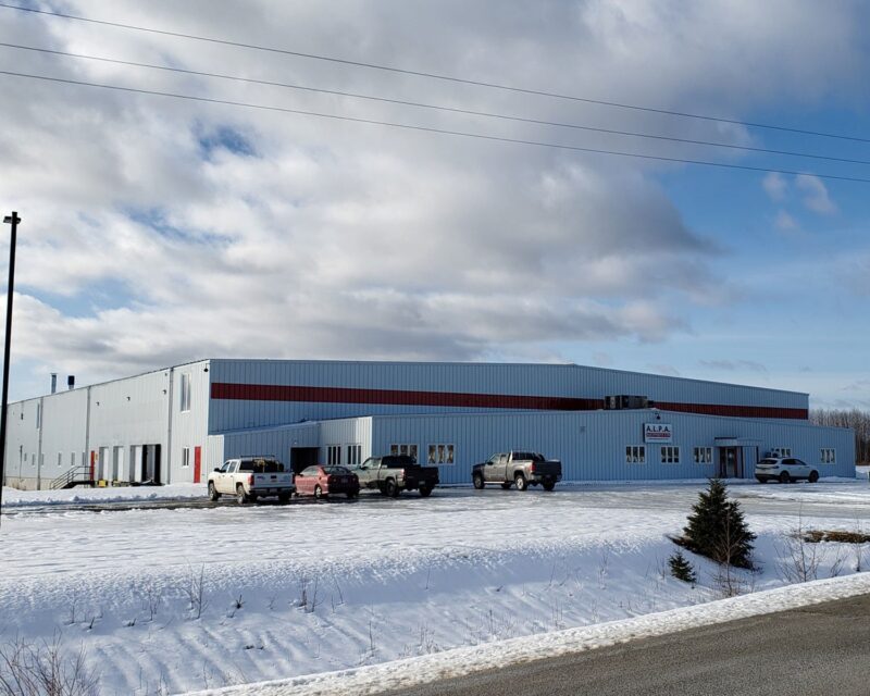 2022 : A.L.P.A. Equipment Ltd. agrandit son usine de fabrication Landrich dans un bâtiment de 63 000 pieds carrés.